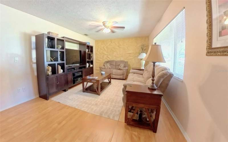 3 bedroom Single Family Residence at 12215 Orchid Lane, Jefferson Heights Unit 5, Thonotosassa — photo 5