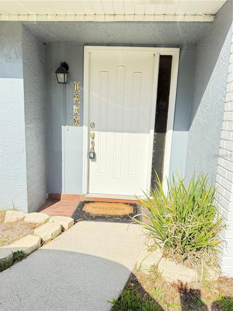 2 bedroom Townhouse at 1200 Abbey Crescent Lane, Harvard Arms Twnhs, Clearwater — photo 2