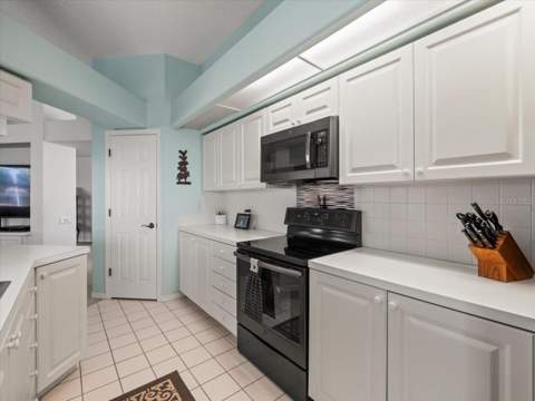 9355 Merriweather Drive, Weeki Wachee FL - photo 20 of 60