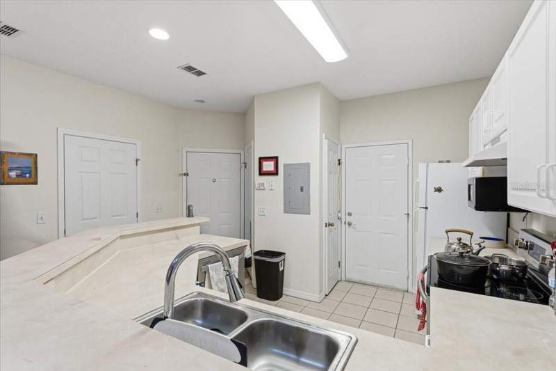 2 bedroom Condominium at 13200 W Newberry Road #86, Greens Condos At West End, Newberry — photo 4