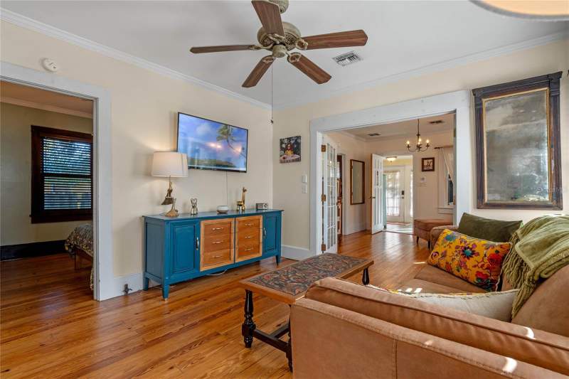 2 bedroom Single Family Residence at 305 S Highland Street, Mount Dora, Mount Dora — photo 2
