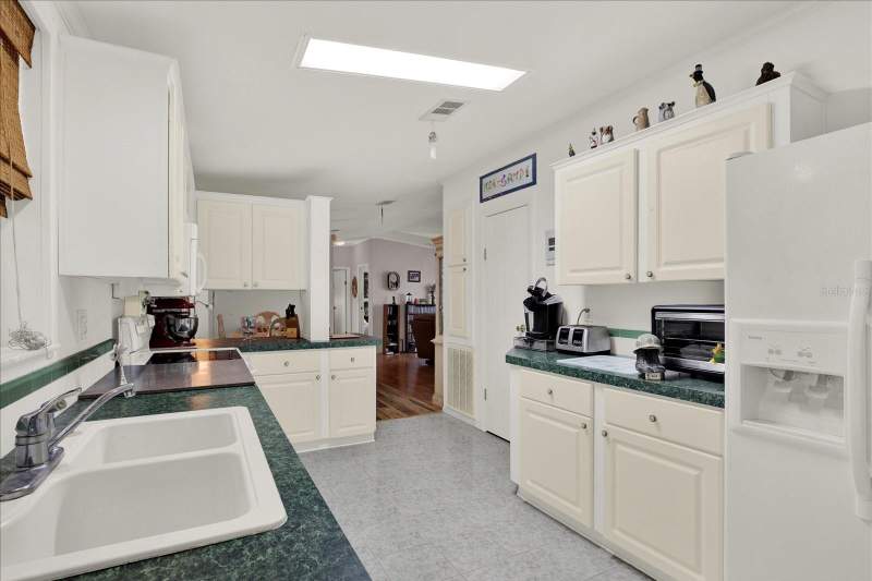 3 bedroom Manufactured Home at 8010 Cedar Cove Avenue, Brookridge Comm, Brooksville — photo 5