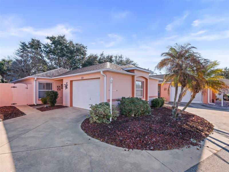 2 bedroom Villa at 621 Enconto Street, The Villages, The Villages — photo 2