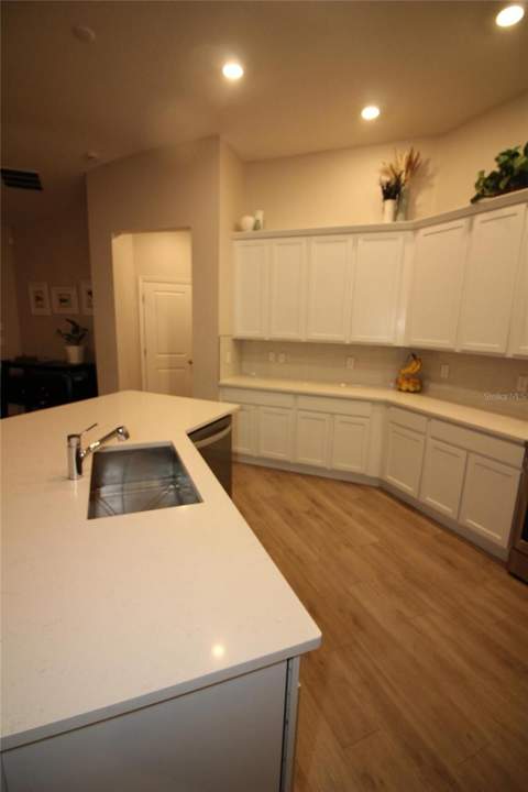9449 Sanders Park Place, Seffner FL - photo 11 of 26