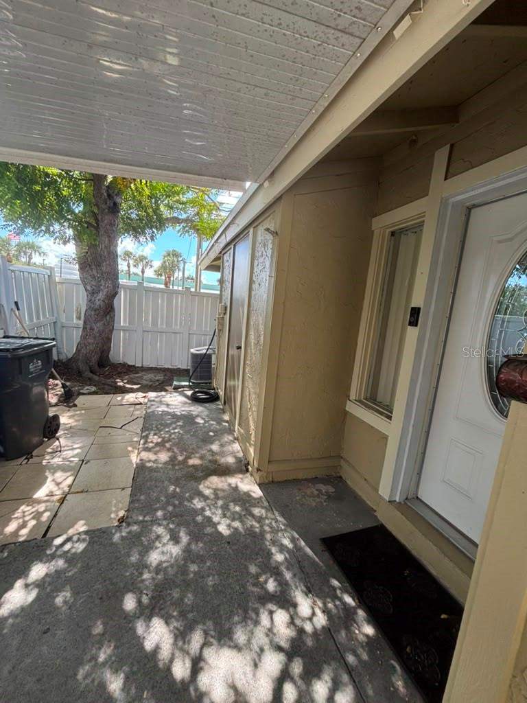 2 bedroom Villa at 7310 Baja Court, Morganwoods Garden Hms Un 4, Tampa — photo 2