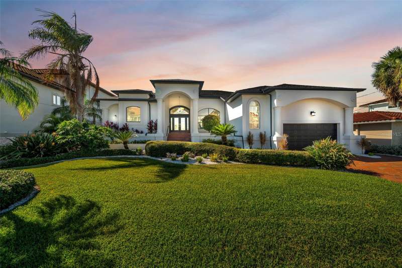 4 bedroom Single Family Residence at 112 Leeward Island, Island Estates Of Clearwater, Clearwater — photo 2