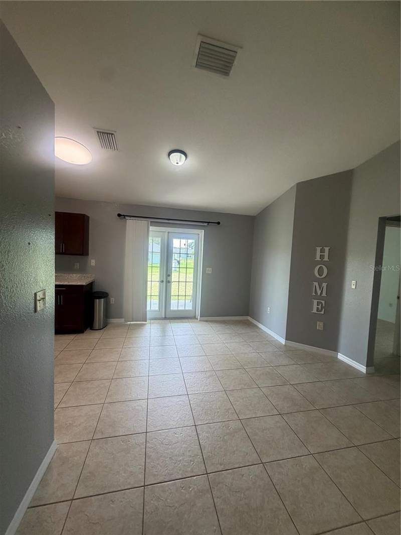 3 bedroom Single Family Residence at 61 Walnut Drive, Silver Spgs Shores Un 24, Ocala — photo 3