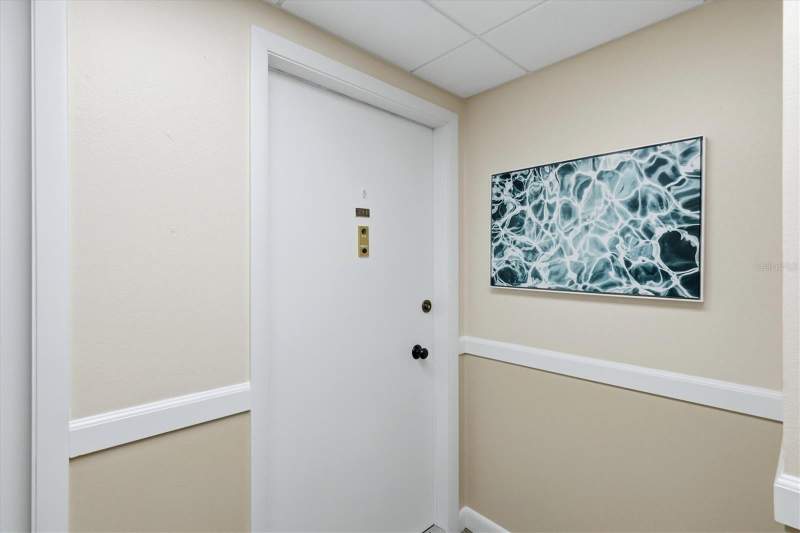2 bedroom Condominium at 629 Alhambra Road #702, Valencia Condo Apts, Venice — photo 2