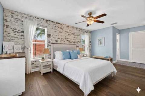 4200 Beach Drive, St Petersburg FL - photo 11 of 22