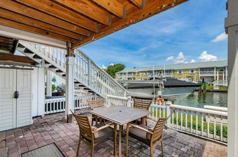 5215 Coquina Key Drive #B, St Petersburg FL - photo 11 of 32