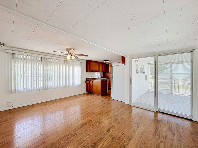 2 bedroom Mobile Home at 800 32nd Avenue #727, Lakeshore Mobile Home Park Sub, St Petersburg — photo 4