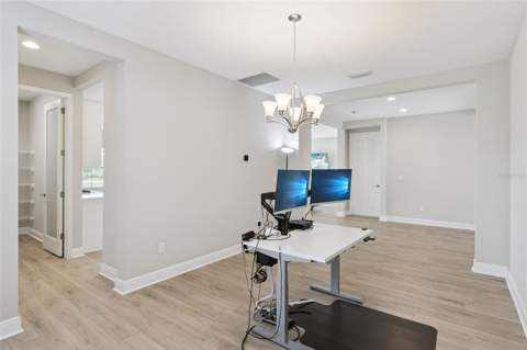 14825 Paddock Pond Avenue, Lithia FL - photo 6 of 59