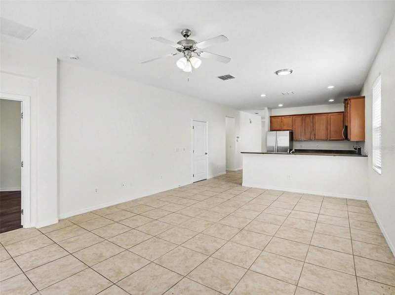 4 bedroom Single Family Residence at 1942 Beardsley Drive, Maudehelen Sub, Apopka — photo 5