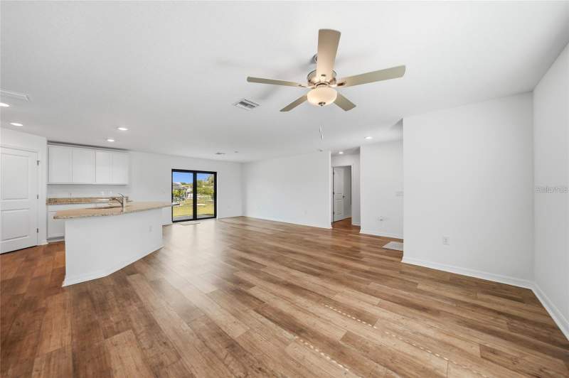 3 bedroom Single Family Residence at 6007 Gillot Boulevard, Port Charlotte Sec 052, Port Charlotte — photo 2