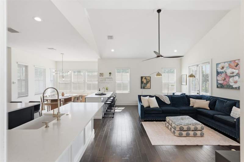 4 bedroom Townhouse at 1208 5th Street, Royal Poinciana, St Petersburg — photo 3