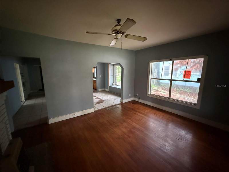 4 bedroom Single Family Residence at 335 W Wisconsin Avenue, Richs Add Deland, Deland — photo 3