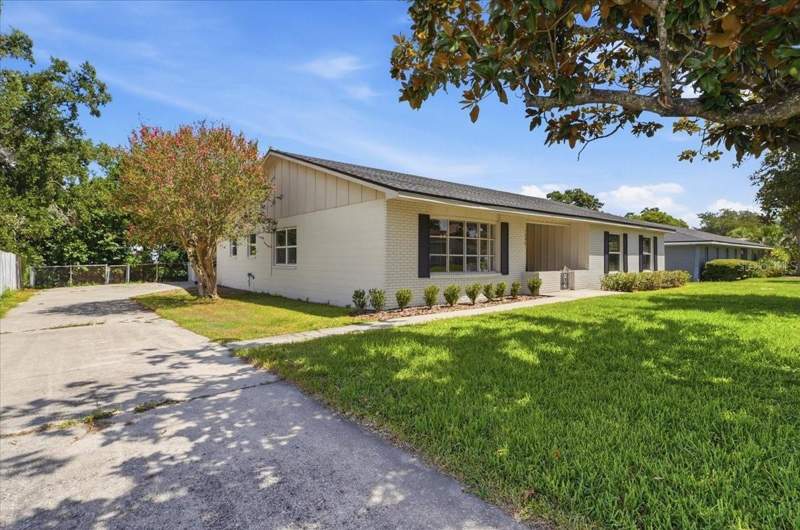 4 bedroom Single Family Residence at 1308 Glenford Lane, Oak Glen, Lakeland — photo 2