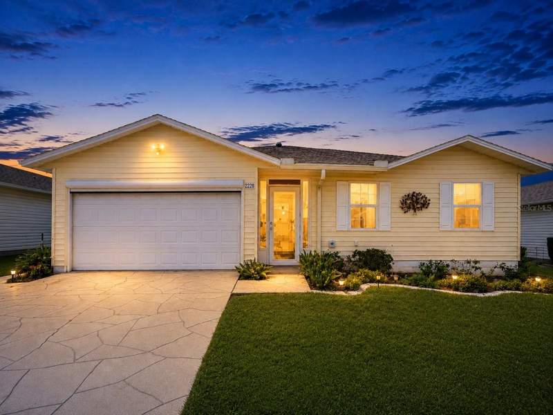 3 bedroom Single Family Residence at 2228 Grand Cypress Drive, Highland Fairways Ph 03B, Lakeland — photo 3