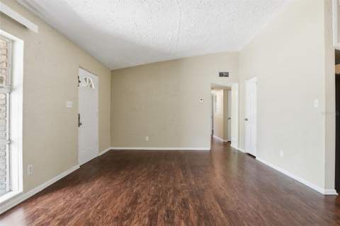 5312 Coventry Drive, Orlando FL - photo 8 of 38