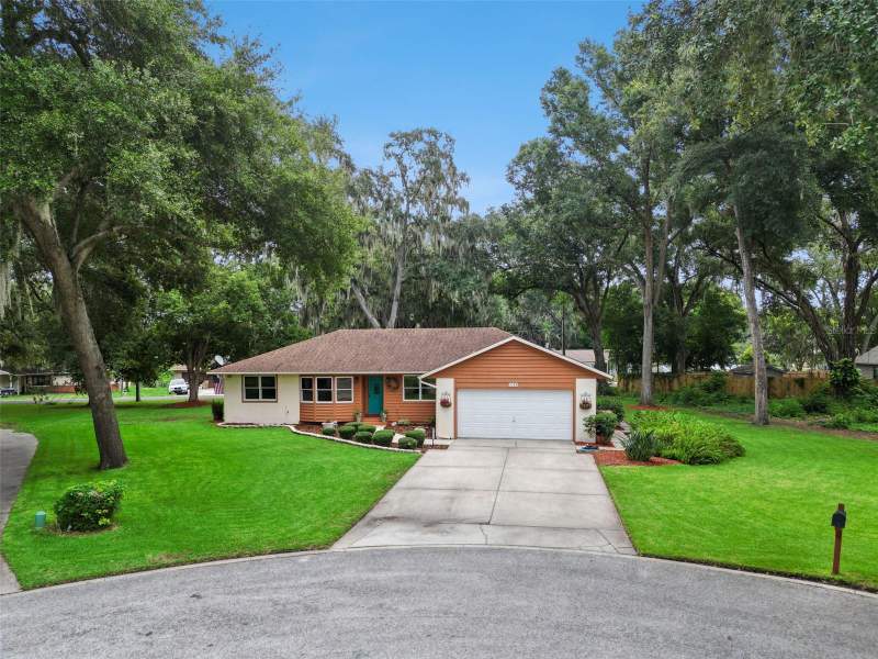 3 bedroom Single Family Residence at 480 Lake Forest Circle, Lake Forest Sub, Mount Dora — photo 3