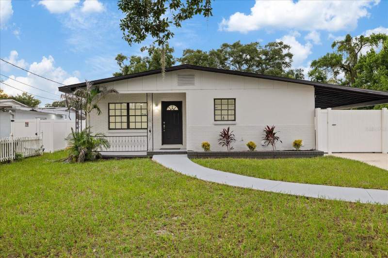 9410 N VALLE DRIVE home for sale in Tampas North Side Country Clu