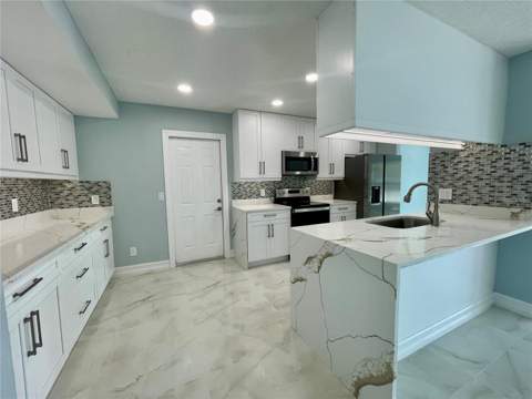 8503 Woodwick Court, Tampa FL - photo 6 of 23