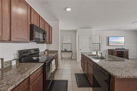 16833 Trite Bend Street, Wimauma FL - photo 11 of 39