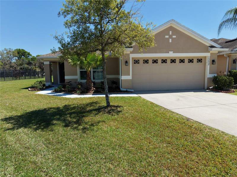5 bedroom Single Family Residence at 15637 Carina Dr, Waterford Trls Ph 3B, Orlando — photo 2