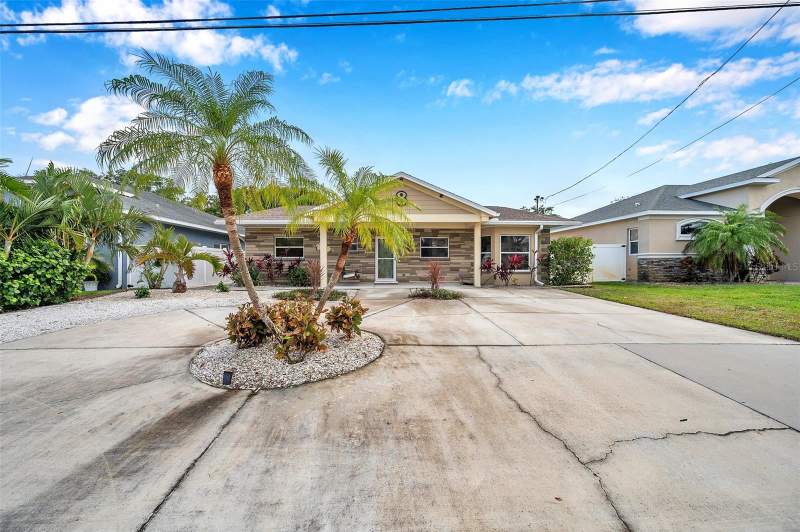 4 bedroom Single Family Residence at 8 Citrus Drive, Lake Shore Estates 4th Add, Palm Harbor — photo 4