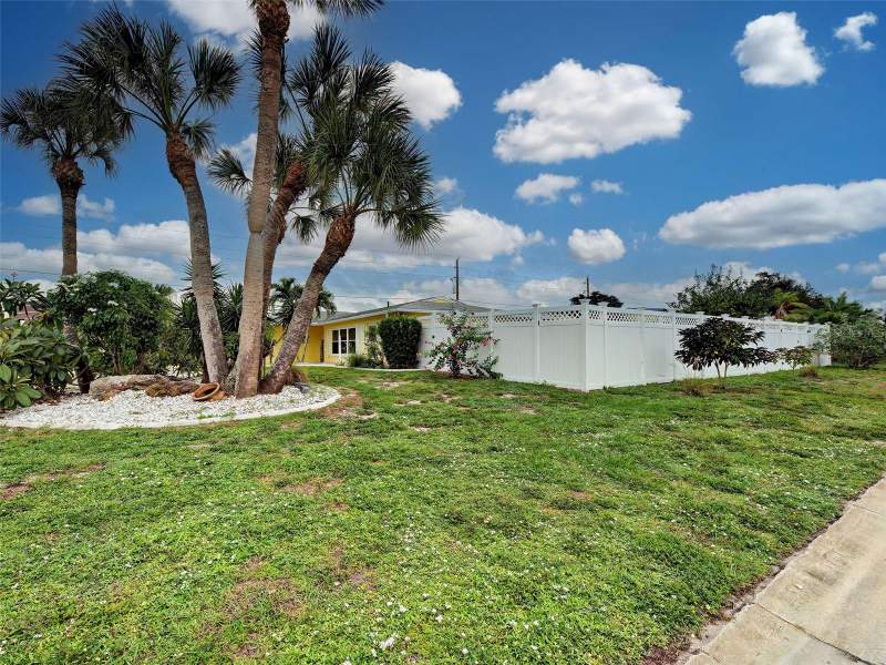 3 bedroom Single Family Residence at 612 Glen Oak Road, Venice Gardens, Venice — photo 5