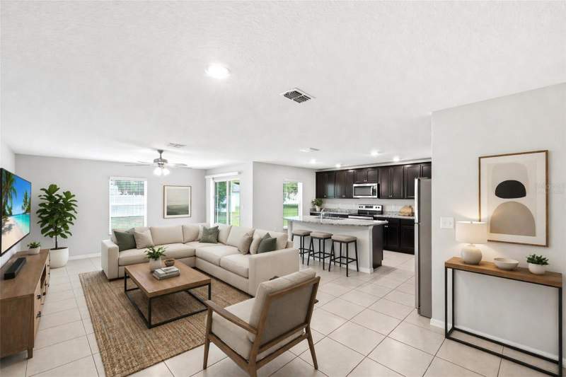 5 bedroom Single Family Residence at 1668 Gopher Tree Street, Lake Jackson Rdg Ph 5, Mascotte — photo 3