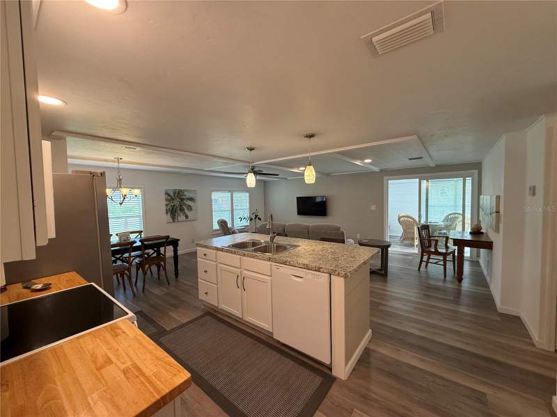 2 bedroom Manufactured Home at 26 S Bobwhite Road, Continental Camper Resorts Uni, Wildwood — photo 5