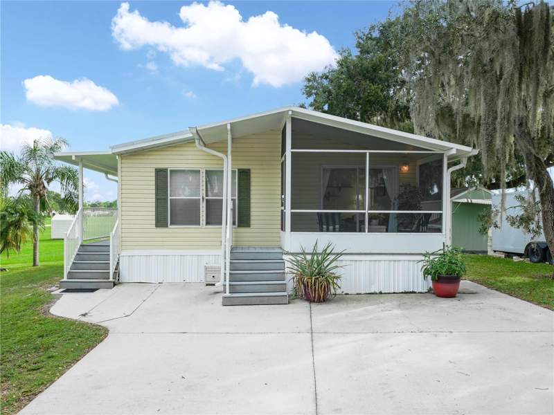 2 bedroom Manufactured Home at 15 Pink Lady Lane, Saddlebag Lake, Lake Wales — photo 5