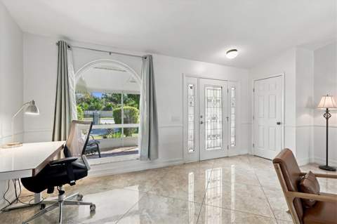 6145 N Tuttle Avenue, Sarasota FL - photo 6 of 6