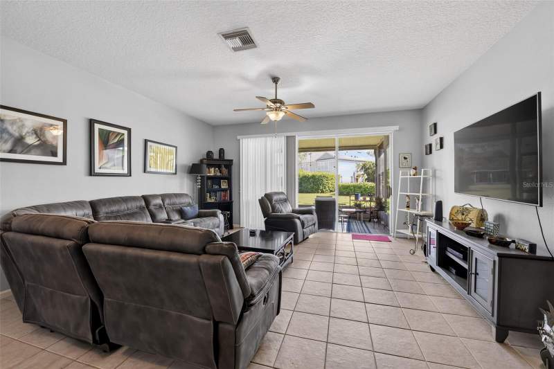2 bedroom Single Family Residence at 2823 Conch Hollow Drive, Vista Cay, Brandon — photo 5
