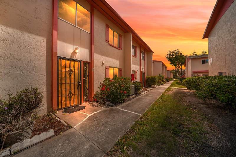 Whisper Wood Townhomes Condo