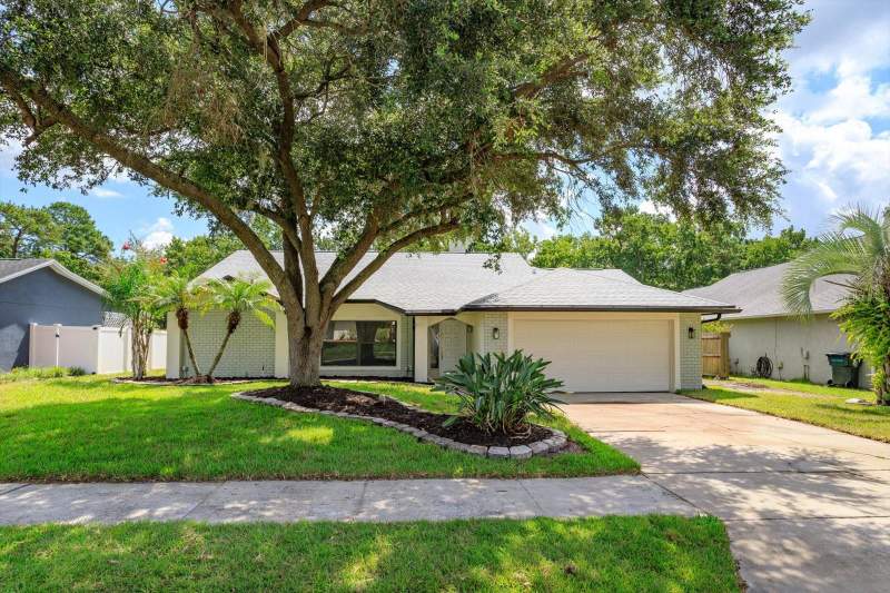 4 bedroom Single Family Residence at 1006 Beckstrom Drive, Alafaya Woods Ph 10, Oviedo — photo 2