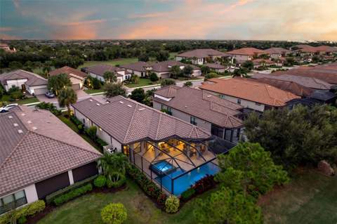 12807 Sorrento Way, Bradenton FL - photo 10 of 93