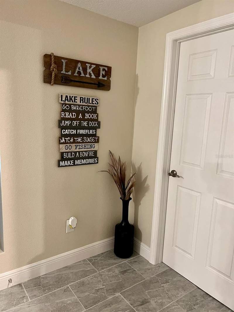 4 bedroom Single Family Residence at 896 CR 485A, Panasoffkee Retreats, Lake Panasoffkee — photo 5
