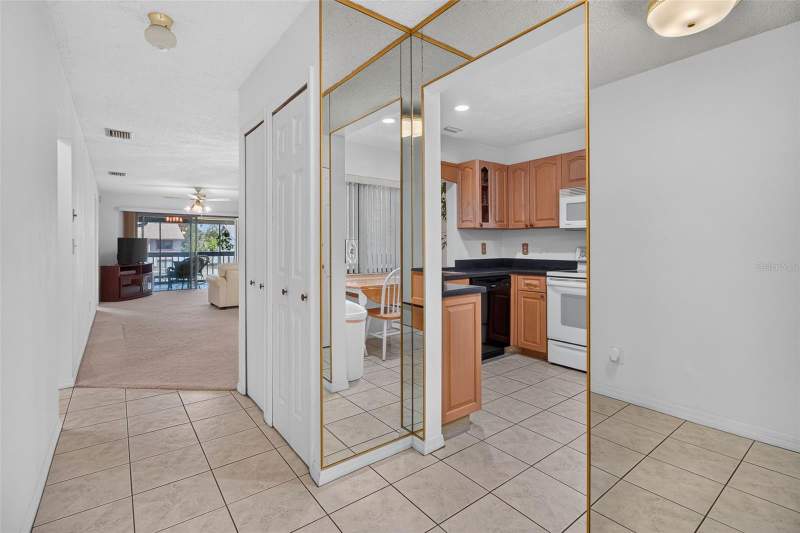 2 bedroom Condominium at 725 83rd Avenue #205, Trafalgar Square Condo, St Petersburg — photo 5