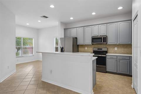 1810 Mira Lago Circle, Ruskin FL - photo 15 of 62