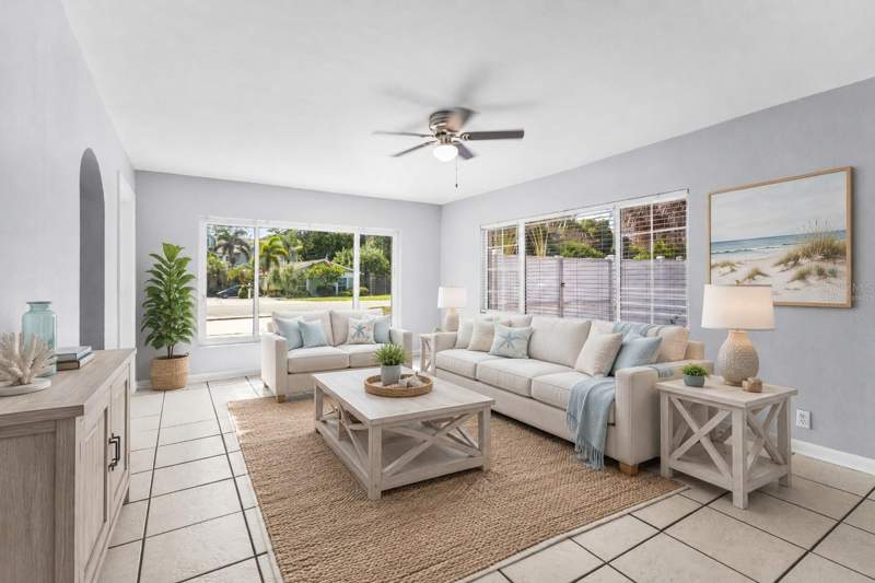 2 bedroom Single Family Residence at 605 S Florida Avenue, Karen Acres, Tarpon Springs — photo 2