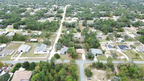 8210 Mackinaw Road, Weeki Wachee FL - photo 10 of 63