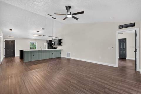 8221 Normandy Drive, Weeki Wachee FL - photo 7 of 40