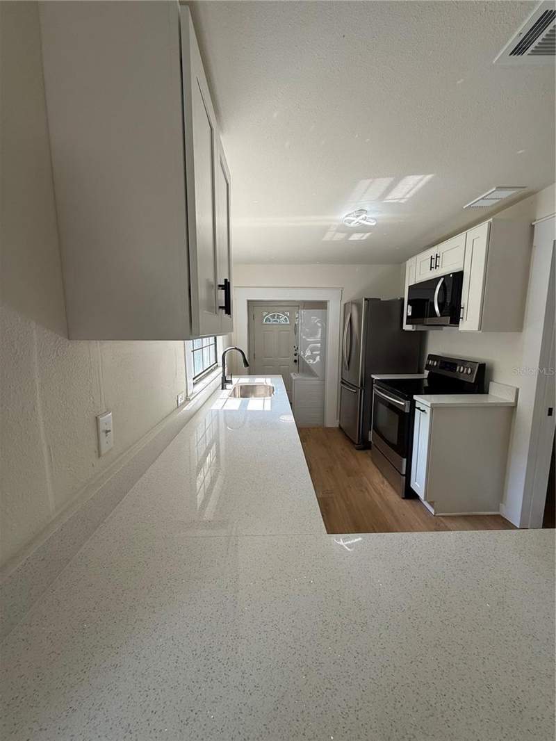 3 bedroom Single Family Residence at 1018 SW 2nd Street, Mitchells Add, Ocala — photo 5