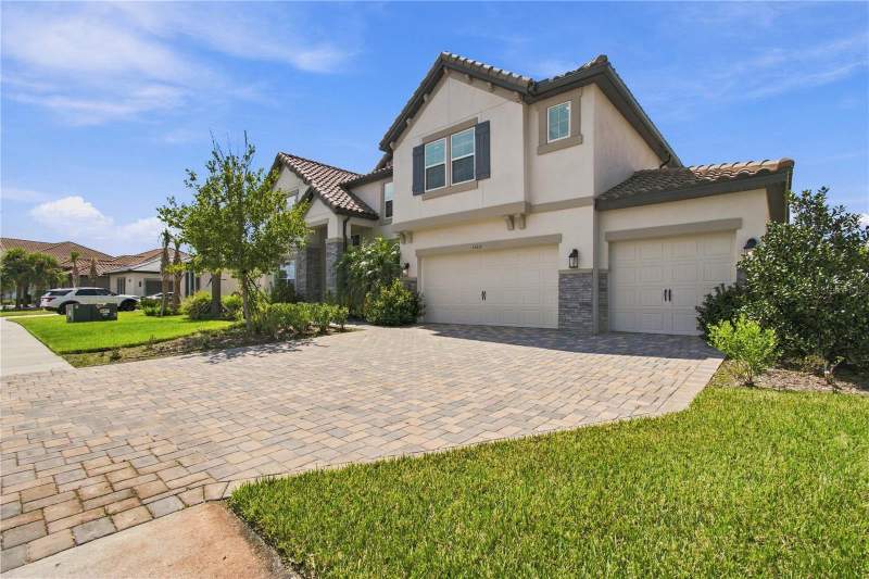 6 bedroom Single Family Residence at 33212 Kateland Drive, Watergrass Pcls D2 D3 & D4, Wesley Chapel — photo 2