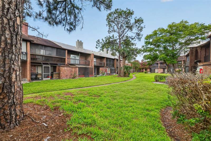 5121 PICADILLY CIRCUS COURT home for sale in Huntington on the Green