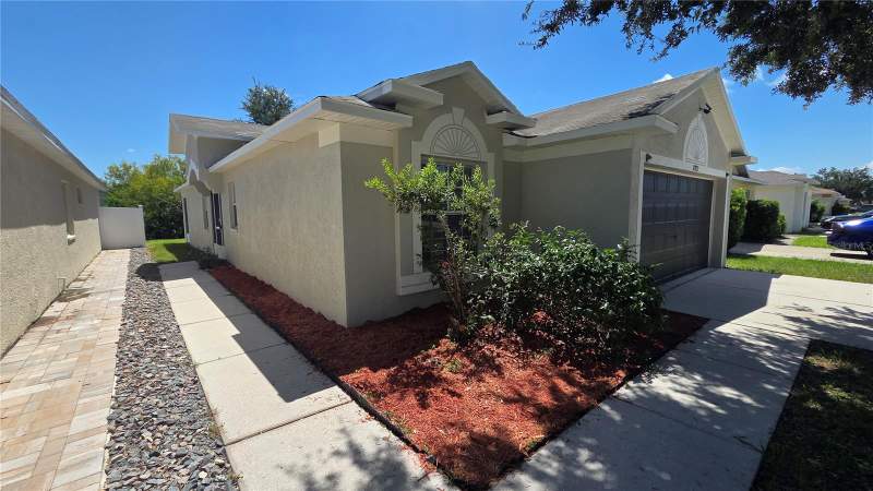 3 bedroom Single Family Residence at 12922 Fieldmoor Court, Summerfield Villg 1 Trct 29, Riverview — photo 5