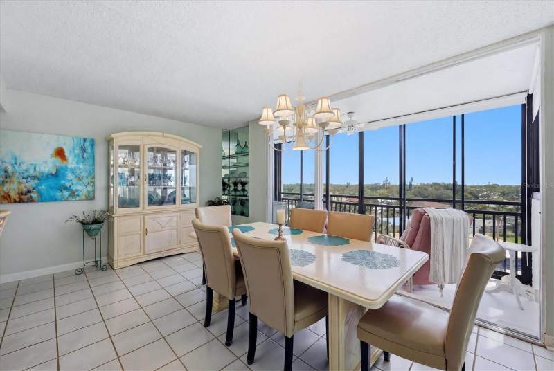 2 bedroom Condominium at 629 Alhambra Road #702, Valencia Condo Apts, Venice — photo 5