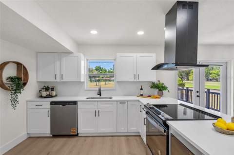1801 Lakewood Drive, St Petersburg FL - photo 16 of 56